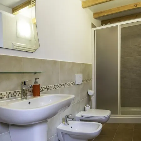 Studio-apartment Mit Zwischengeschoss In Einem Historischen Gebaeude In Zorzino By Interhome Appartement *