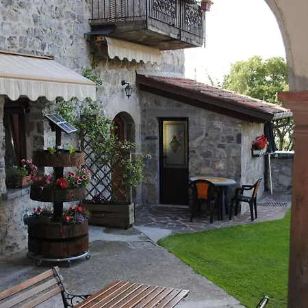 Studio-apartment Mit Zwischengeschoss In Einem Historischen Gebaeude In Zorzino By Interhome Appartement